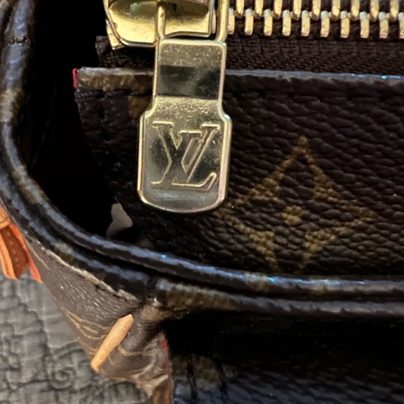 Louis Vuitton handbag - Picture 11 of 15